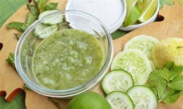 Mặt nạ dưỡng trắng da, điều trị kích ứng, mẩn đỏ bằng bơ nhạt và dưa leo