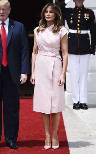 Chiếc váy da màu hồng phấn của Proenza Schouler giúp Melania tỏa sáng.  