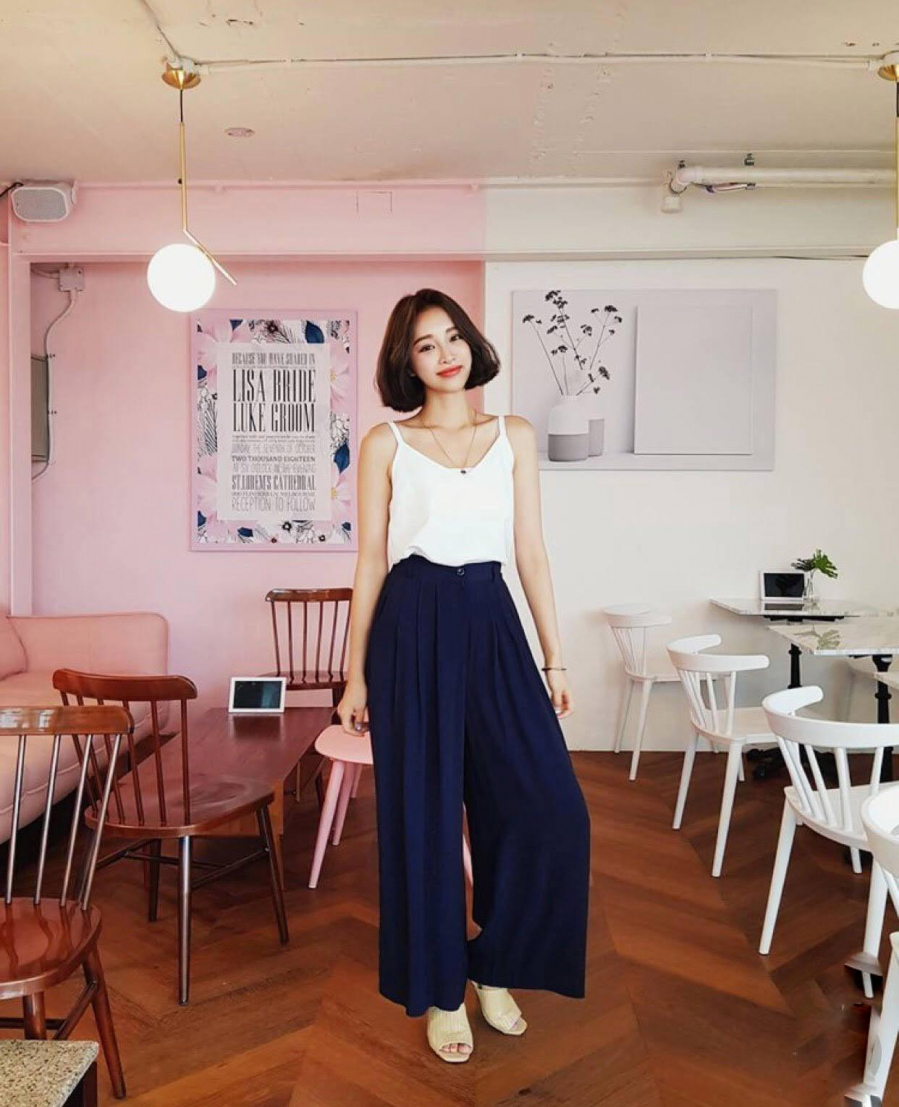 Bất cứ cô nàng nào, dù thân hình mũm mĩm hay tăm que đều nên sở hữu ít nhất một chiếc quần giả váy dáng dài.    
