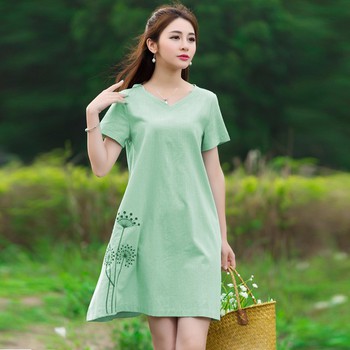  Thiết kế váy suông chữ A in hoa này giúp che giấu thân hình béo ú cực tốt  