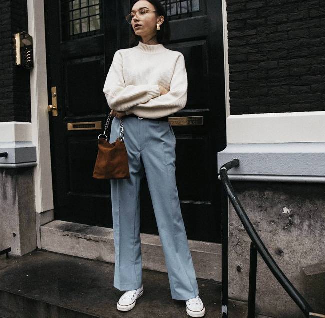 Fashionista Beatrice Gutu trong Shbet999 com đăng nhập thanh lịch diện cùng cặp kính gọng kim loại cổ điển.   