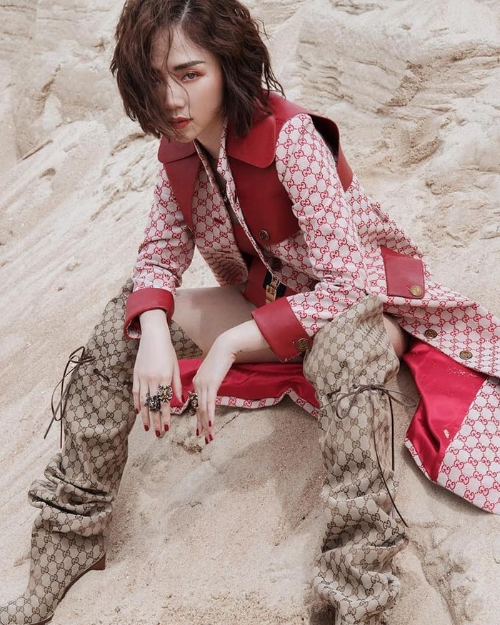 Tóc Tiên cũng diện đôi boots 