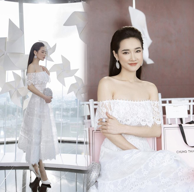 Đầm ren trắng khoe 