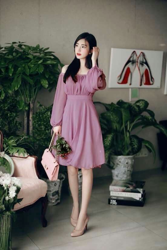 Đây là mẫu váy thanh lịch, trang nhã cho các nàng đi dự Quatrian shbet hiện đang mở ngày thu. Váy quấn eo tôn dáng lại cực kỳ tiện dụng và dễ mặc.    
