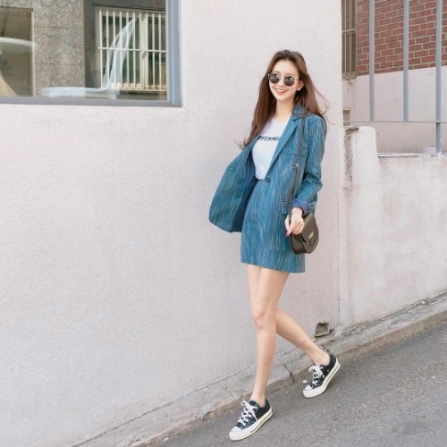 Những chiếc áo blazer dễ mặc, dễ phối đồ sẽ mang lại cho bạn gái vẻ ngoài thanh lịch, cổ điển và sang trọng.