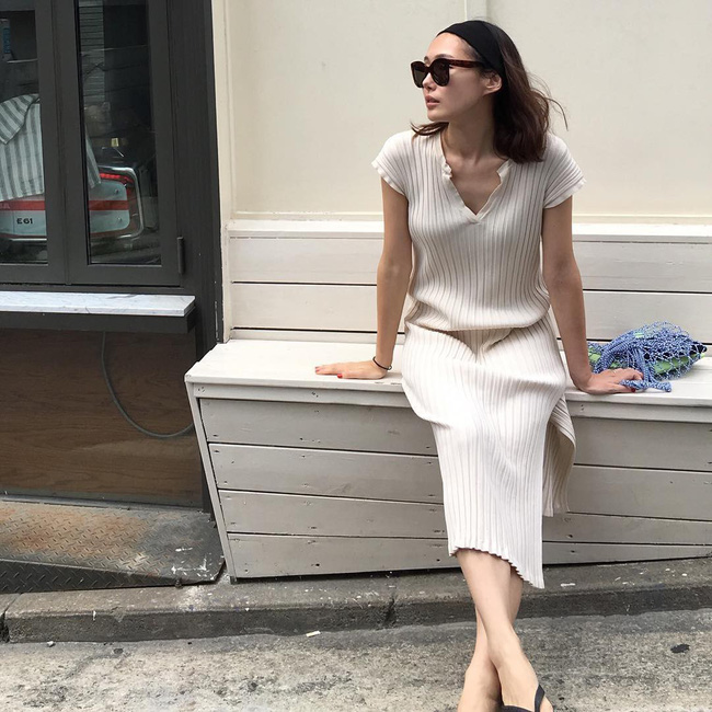 Đơn giản lại dễ mặc, những kiểu váy thun dáng dài luôn là lựa chọn hợp lý mỗi khi bạn 