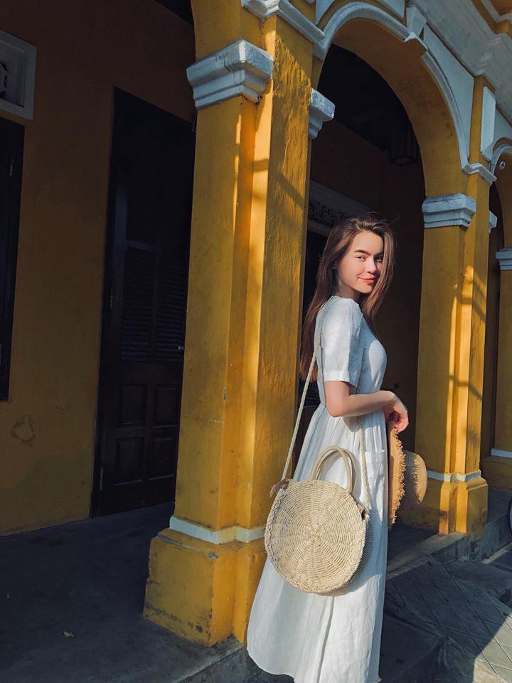 Là một trong những ngôi sao kiếm được nhiều tiền nhất nhì Vbiz, nhưng bà mẹ một con luôn dành tình yêu đặc biệt đối với đồ bình dân.    