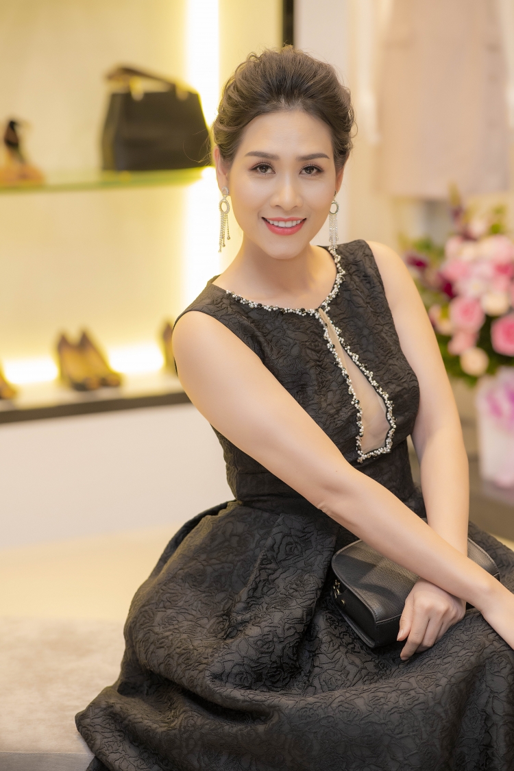 Và diễn viên Hà Hương - Nguyệt thảo mai cũng góp mặt tại sự kiện này.  