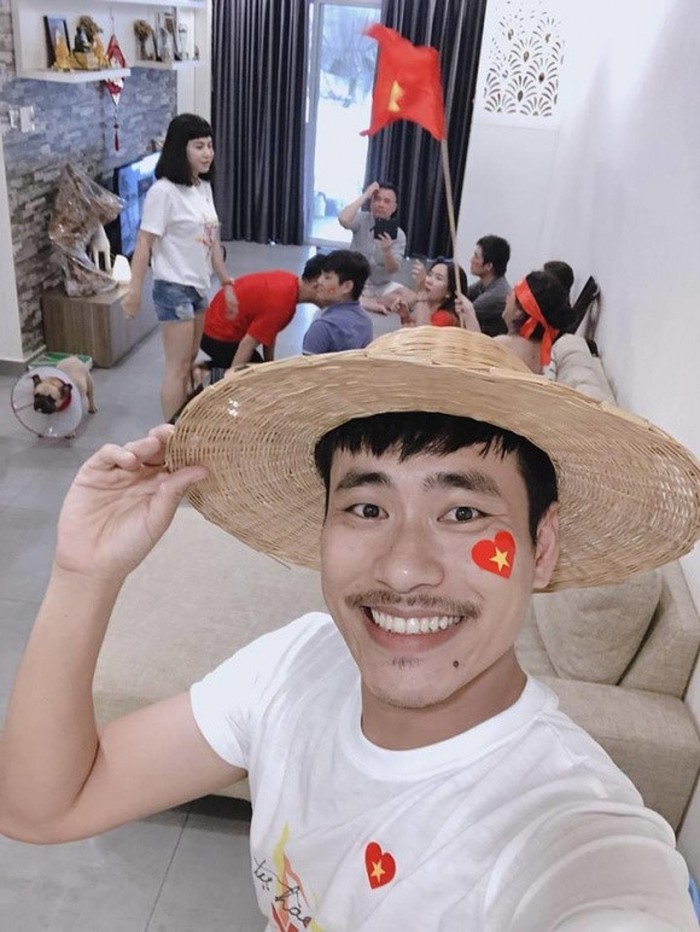 Sau công khai chuyện tình cảm, Cát Phượng và Kiều Minh Tuấn nhận được không ít lời chúc mừng từ người hâm mộ. Cặp đôi luôn đồng hành trong Shbet16 chơi game trực tuyến cũng như trong công việc.    