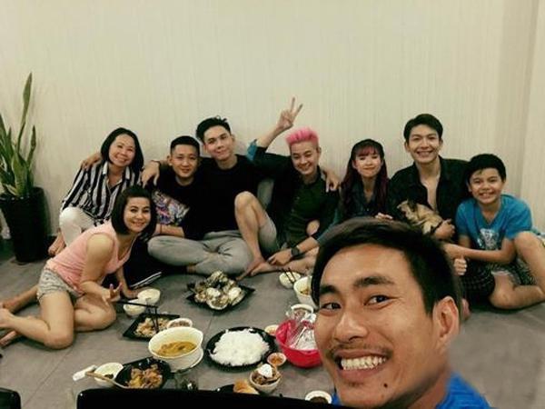 Cách đây không lâu, Cát Phượng khoe rằng cô vừa được người yêu tặng nhà: “Thật ra căn nhà chung cư 3 tỉ mới mua đây là của Kiều Minh Tuấn mua tặng tôi và tôi cảm nhận được tình cảm ấy rất chân thật. Bây giờ ai thương mình, ai ghét mình tôi cảm nhận được chứ. Đây là tình cảm thật sự của tôi. Có lẽ là ông trời bù đắp lại cho tôi sau những chuyện buồn”.    