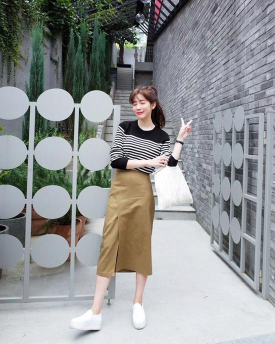 Chính sự đơn giản và tạo nên cảm giác thoải mái đã giúp chân váy midi được lòng phái đẹp. Hơn nữa, đây còn là Shbet999 com đăng nhập giúp bạn gái có bắp đùi to che khuyết điểm hiệu quả.    