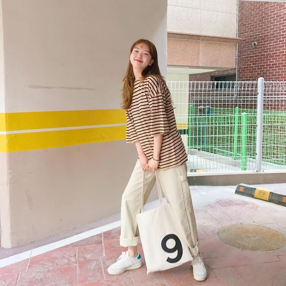  Mix áo kẻ sọc nhí với quần Jeans đơn giản thu hút ánh nhìn    