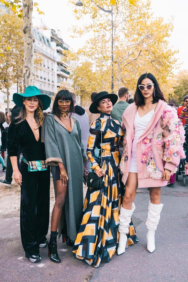 Cô khoe sắc bên cạnh các fashionista thế giới khác  