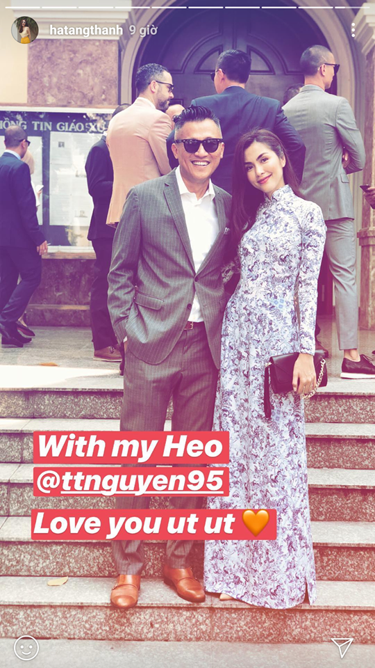 'Ngọc nữ' Tăng Thanh Hà diện áo dài truyền thống tham dự lễ cưới của bạn.    