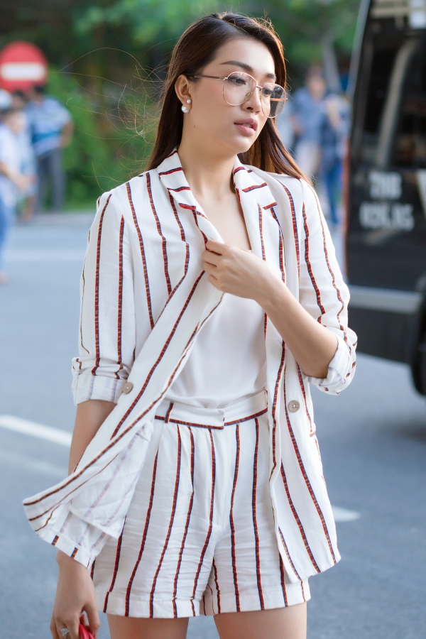 Nhờ gu thẩm mỹ tốt, Lệ Hằng luôn biết cách nổi bật mỗi khi xuất hiện trước công chúng.    