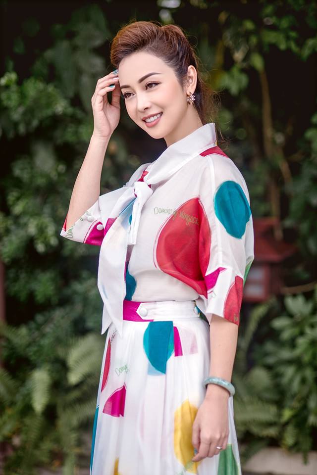 Đời thường, Hoa hậu Jennifer Phạm không ít lần 