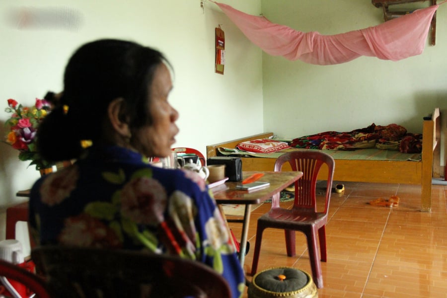 Có thể thấy, căn nhà của mẹ ca sĩ Châu Việt cường vô cùng đơn sơ, chẳng có gì đắt giá.