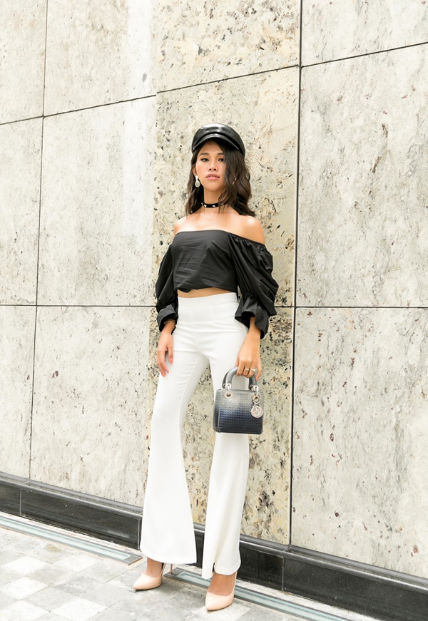 Áo tay phồng trễ vai từng gây sốt vào thập niên 80 phối hợp cùng quần culottes mang đến diện mạo trẻ trung, hiện đại    