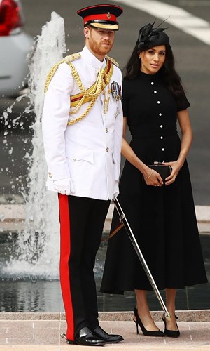 Dù đã có thai được khoảng 3 tháng nhưng Meghan vẫn rất gọn gàng.   