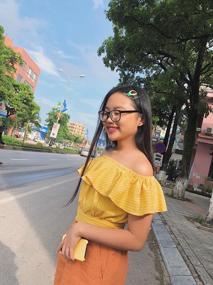 Thời gian gần đây, phong cách trang điểm và Shbet999 com đăng nhập của Phương Mỹ Chi dường như được tiết chế hơn.    