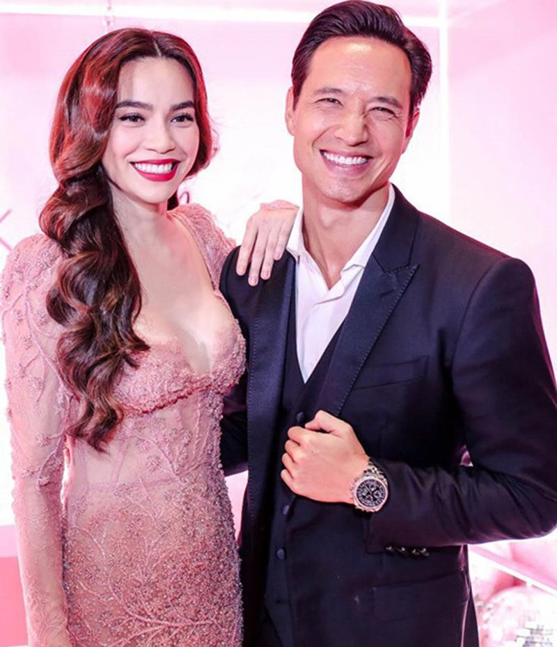 Kim Lý lịch lãm với vest sánh đôi bên Hồ Ngọc Hà gợi cảm khoe vòng 1, cả hai rạng ngời hạnh phúc với tình yêu.    