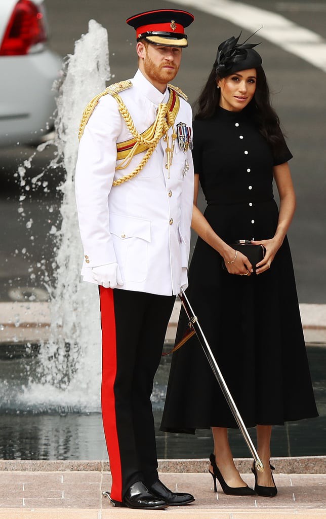 Công nương Meghan sánh bước cùng Hoàng tử Harry tại một sự kiện trang nghiêm trong khuôn khổ chuyến công du nước Úc của hai vợ chồng.     