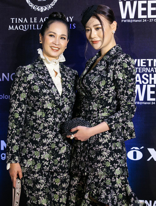 NSND Lan Hương và Phương Oanh - 