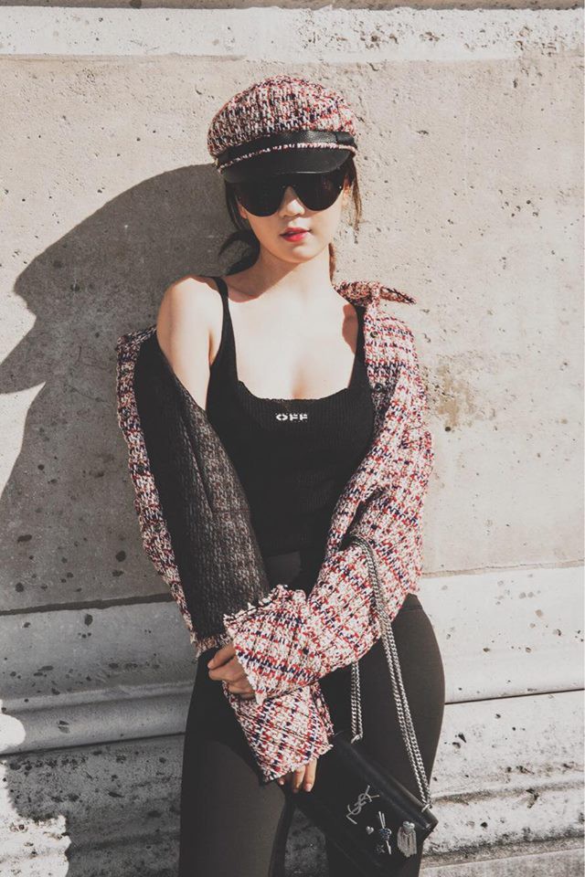 Đăng tải những hình ảnh street style mới nhất trên trang cá nhân, Ngọc Trinh nhận được nhiều lời khen như 