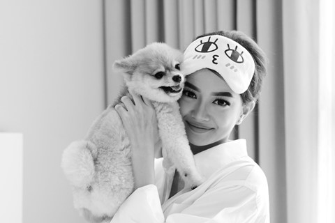 Chú cún cưng của người đẹp sinh năm 1999 cũng được 