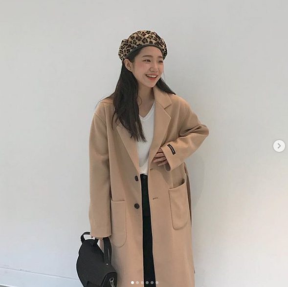 Hoạ tiết da báo đang dần quay trở lại báo hiệu hot trend cần được cập nhật ngay. Hoạ tiết da báo khá kén phong cách nên việc sử dụng hoạ tiết này để nhấn nhá ở phụ kiện là lựa chọn thông minh giúp set đồ không bị “lố” mà vẫn thú vị    