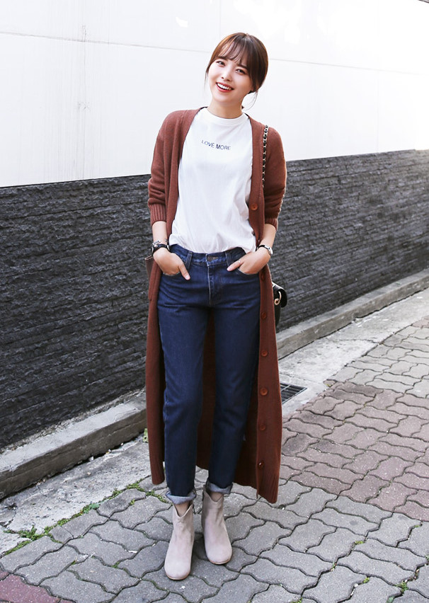 Và nếu muốn tăng cá tính, đừng bỏ qua cardigan dáng dài mix kèm ankle boot.