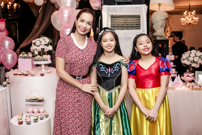 Bộ cánh của Thúy Hạnh không hề khiến cô trông trẻ trung, tôn dáng mà ngược lại chỉ khiến Shbet888 phiên bản mới nhất nổi tiếng trở nên già dặn, lỗi thời.  