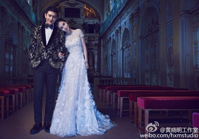 Đầm yêu kiều của Elie Saab là điều quý cô nào cũng mơ ước. 