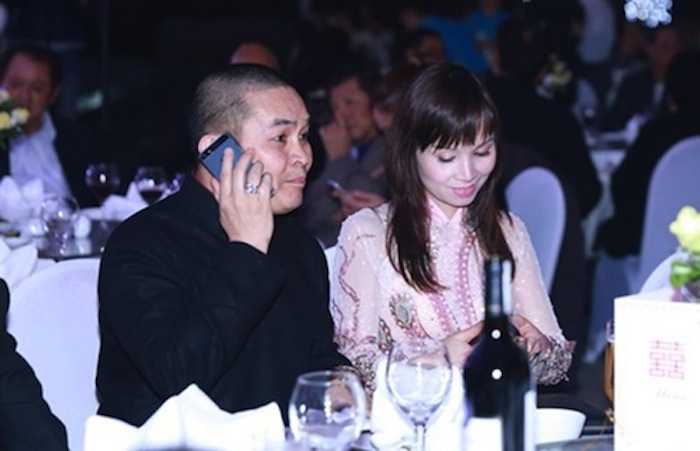 Xuân Hinh đã có một vợ và hai con. Vợ Xuân Hinh là Nguyễn Phương Lan, người Hà Nội. Trong lễ cưới của nghệ sỹ Thanh Thanh Hiền mới đây, Xuân Hinh có đưa bà xã cùng đi dự.  