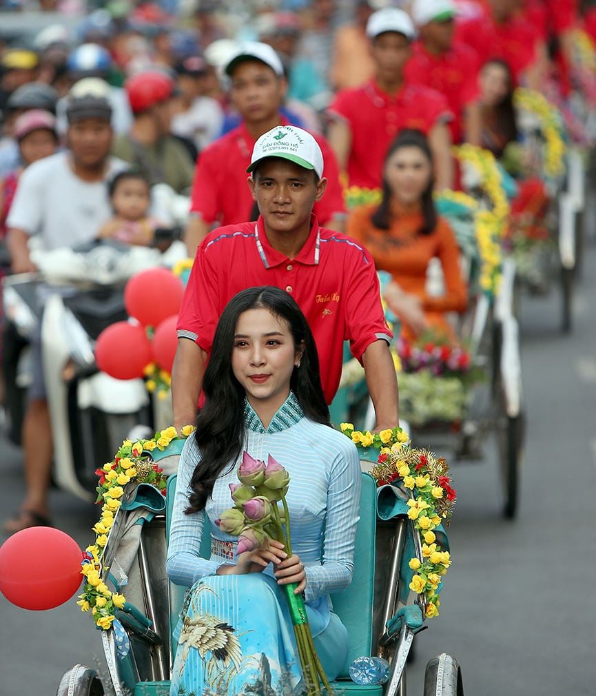 Về lại nơi đất mẹ với một cương vị mới, Thuý An không khỏi xúc động và cảm thấy hạnh phúc khi được nhận sự yêu thương và chào đón của tất cả mọi người.  