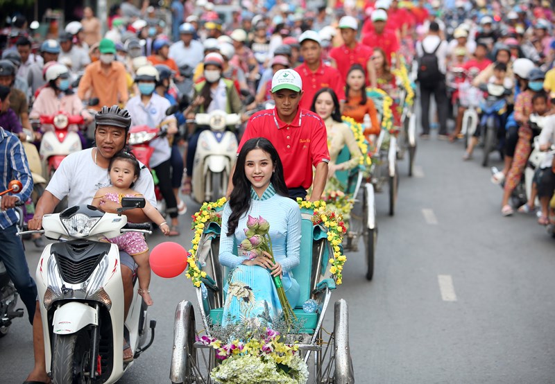 Với cô, dù đi đâu làm gì, có trở thành một ai đó trong xã hội, hay đạt được thành tích cao như thế nào thì cô vẫn luôn là Thuý An bé nhỏ, bình dị khi về với nơi “chôn nhau cắt rốn” của mình.  