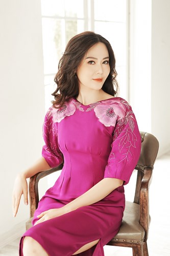 Đăng quang đã 24 năm nhưng Hoa hậu Thu Thủy vẫn được công chúng ngưỡng mộ về nhan sắc trẻ trung cùng học vấn cao, sự thông minh, sắc sảo.   
