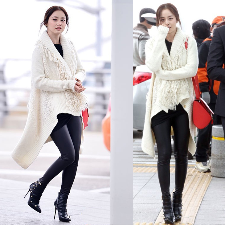 Áo khoác và túi xách size trung là những item mà Kim Tae Hee không bao giờ quên mang theo trong những chuyến bay. Nàng Kim chọn một chiếc áo khoác rộng và dài với những chi tiết cầu kỳ và chiếc túi xách với gam màu nổi bật làm điểm nhấn cho Shbet999 com đăng nhập của mình.    