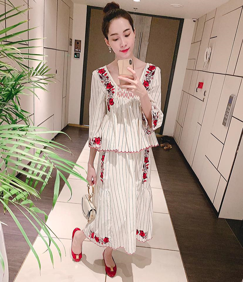 Hoa hậu Đặng Thu Thảo nhanh chóng lấy lại vóc dáng sau 8 tháng sinh con. Trong khoảnh khắc thời trang mới nhất, 