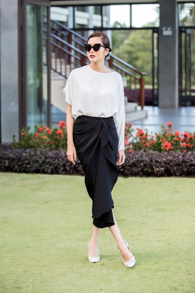 Trong các sự kiện, Tăng Thanh Hà chọn cho mình phong cách thanh lịch, đơn giản, sang trọng và không bao giờ hở hang thái quá.    