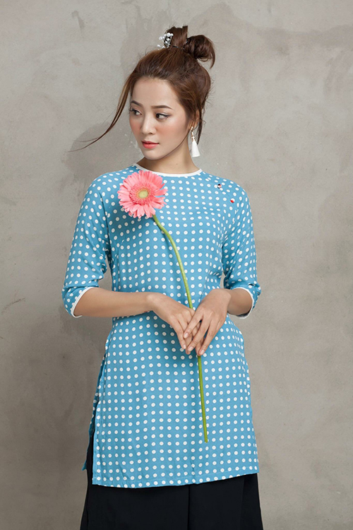 Hồ ly giật bồ Hoa hậu Hương Giang thường xuyên diện những bộ cánh có gam màu nhẹ nhàng, tươi tắn.