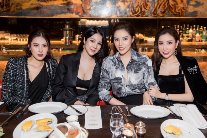 Có lẽ để theo đuổi định hướng doanh nhân mà dạo này Kỳ Duyên 