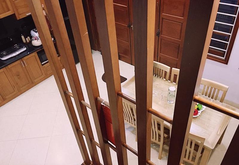 Với những ngôi nhà mặt phố có diện tích nhỏ hẹp thì đây là thiết kế vô cùng thông minh, tiện lợi.    