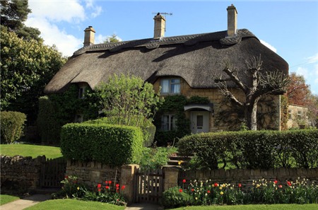 Không chỉ Buckinghamshire mà Gloucestershire, Anh cũng có rất nhiều ngôi biệt thự nhỏ xinh như bước ra từ những câu chuyện cổ tích.    