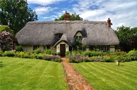 Không chỉ Buckinghamshire mà Gloucestershire, Anh cũng có rất nhiều ngôi biệt thự nhỏ xinh như bước ra từ những câu chuyện cổ tích.    
