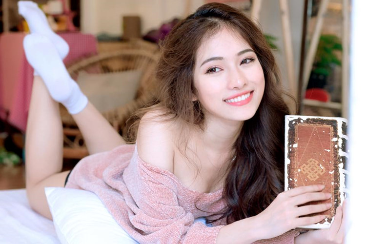 Bạn gái mới của Dương Khắc Linh khiến nhiều người hâm mộ phải ghen tị bởi sở hữu nhan sắc ngọt ngào và gu thời trang sang chảnh, trẻ trung.  