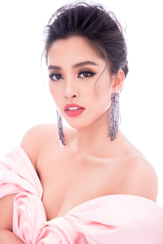 Có thể thấy từ những hoạt động bên lề tại cuộc thi, hoa hậu Tiểu Vy luôn thể hiện nổi trội và được các chuyên trang nhan sắc đánh giá cao.  