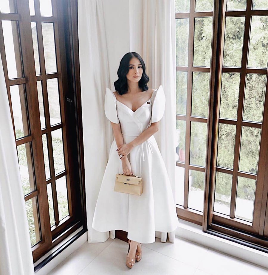 Heart Evangelista là mỹ nhân nổi đình đám tại Philippines. Cô có Shbet16 chơi game trực tuyến như mơ khi phủ đầy hàng hiệu và những chuyến du lịch khắp nơi trên thế giới.    