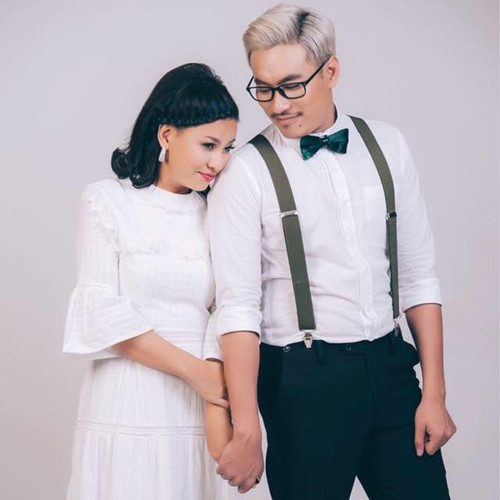 Mỗi khi xuất hiện cùng bạn trai kém 18 tuổi, Cát Phượng cố gắng ăn diện thật trẻ trung. Cô chủ yếu chọn Shbet999 com đăng nhập màu trắng điệu đà, nữ tính.  