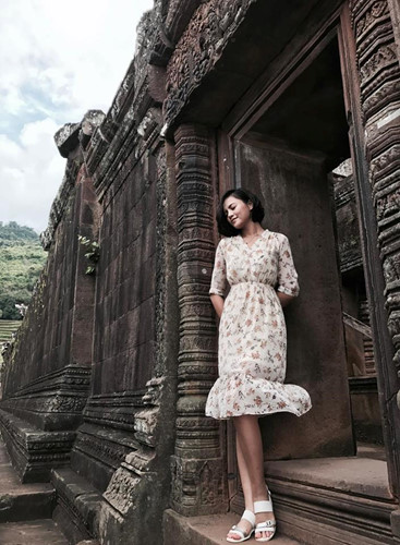 Gu thời trang đời thường của Thu Quỳnh có phần dịu dàng và nữ tính hơn nhiều.  